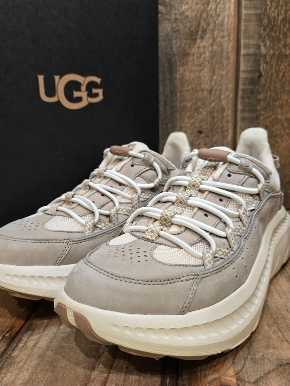 UGG CA805 V2 REM8X SNEAKERS